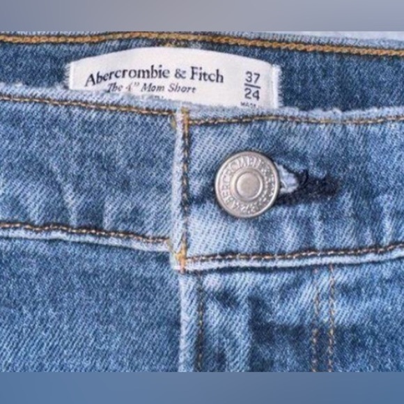 NWT ABERCROMBIE AND FITCH AF CURVE LOVE PLUS HIGH RISE 4” MOM JEAN SHORTS 37/ 24 - Picture 2 of 4